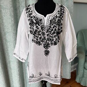 Pure 100% cotton top. NEW. Embroidered